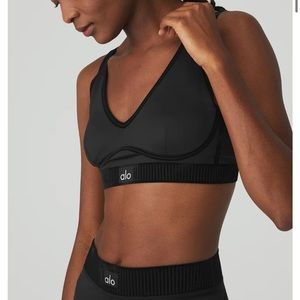 Alo Airlift Line Up Bra